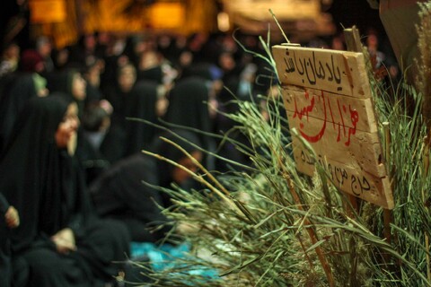 تصاویر| ویژه برنامه شب‌های معراج در کهف شهدا بیرجند