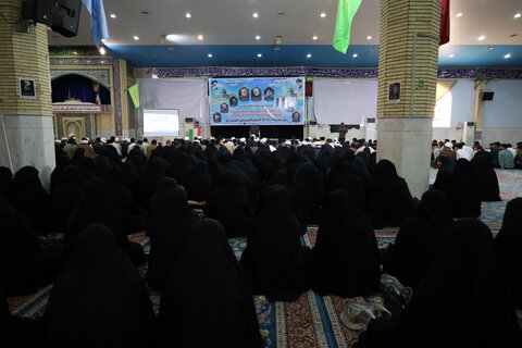 مراسم آغاز سال تحصیلی و گرامیداشت هفته دفاع مقدس مدارس علمیه زابل