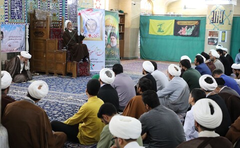 تصاویر/ مراسم سالگرد شهادت شهید سید حسن نصرالله و همرزمان شهیدش در مدرسه علمیه مصلی برگزار شد