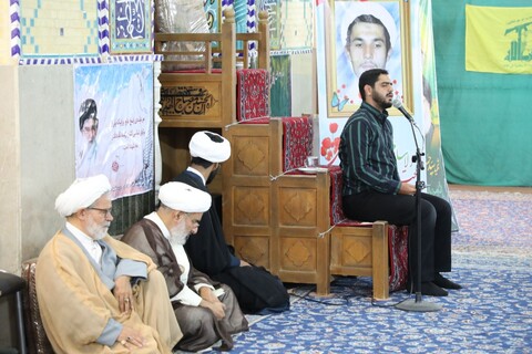 تصاویر/ مراسم سالگرد شهادت شهید سید حسن نصرالله و همرزمان شهیدش در مدرسه علمیه مصلی برگزار شد