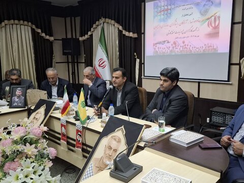 تصاویر/ تجلیل خانواده شهدا،ایثارگران،جانبازان وبسیجیان مجموعه کارگزاران حج وزیارت کاشان