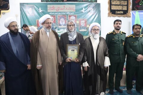 تصاویر/حضور عضو مجلس خبرگان رهبری در اولین سالگرد شهید سید حسن نصرالله در روستای کوت سید سلطان‌ از توابع شهر ویس