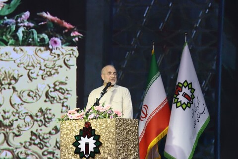 تصاویر/ اختتامیه دومین کنگره ملی سه هزار شهید استان سمنان با حضور مقامات کشوری و استانی