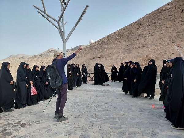 اردوی کوهنوردی طلاب خواهر احمدآبادی در پارک کوهستان اردکان
