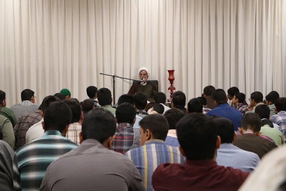 تصاویر/ مراسم اولین سالگرد شهادت شهید جبهه مقاومت در مدرسه علمیه مدینة العلم کاظمیه یزد