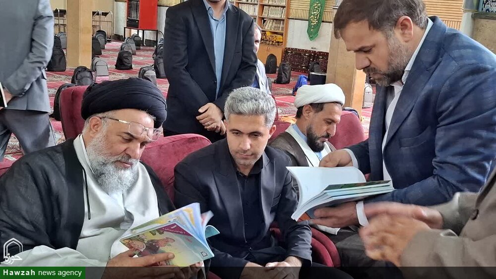 توزیع ۵۶۰۰ پک تحصیلی بین دانش آموزان مناطق محروم استان کهگیلویه و بویراحمد