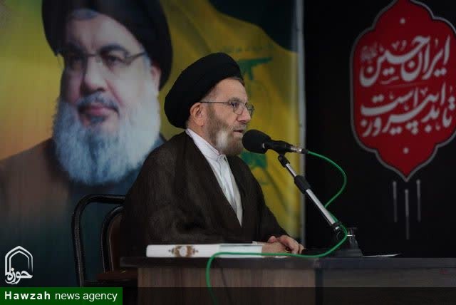 صبر و مقاومت بزرگترین درس شهدا است