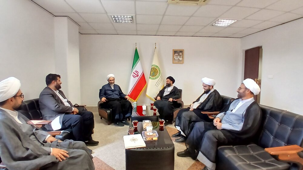 تأکید بر همکاری بیشتر مؤسسه مذاهب اسلامی و مجمع جهانی فقه