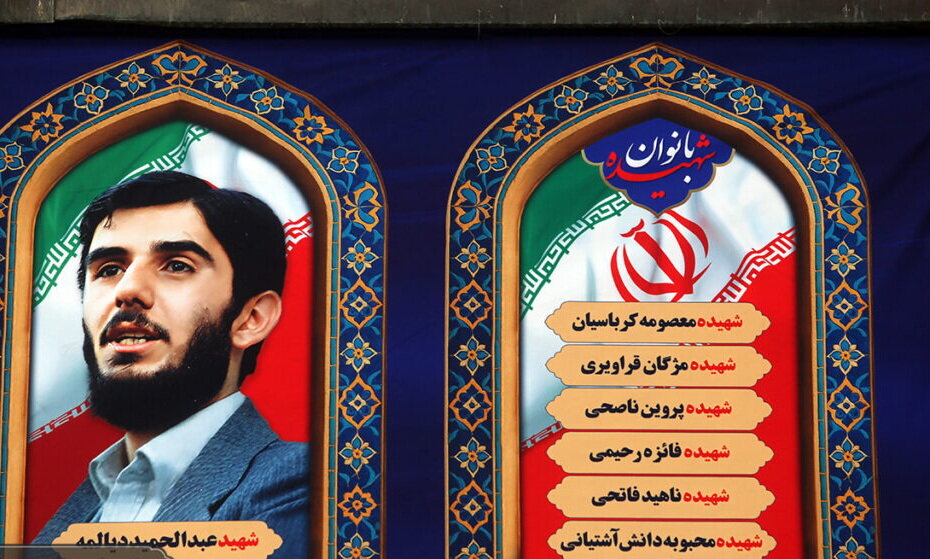 تمثال شهدا زینت بخش حرم مطهر بانوی کرامت شد