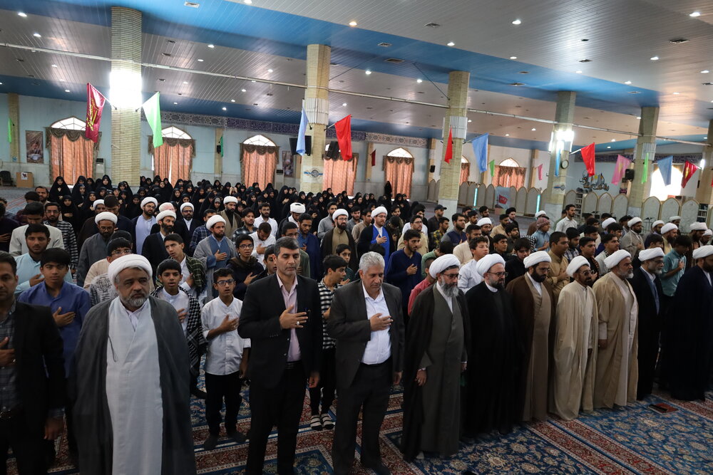 تصاویر/ مراسم آغاز سال تحصیلی و گرامیداشت هفته دفاع مقدس مدارس علمیه زابل