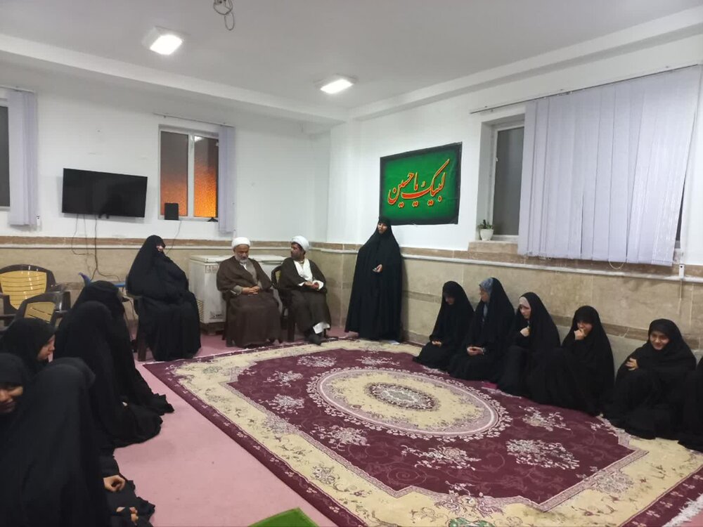 مدارس علمیه باید به سنگر بصیرت‌افزایی و پاسخ‌گویی به شبهات تبدیل شوند