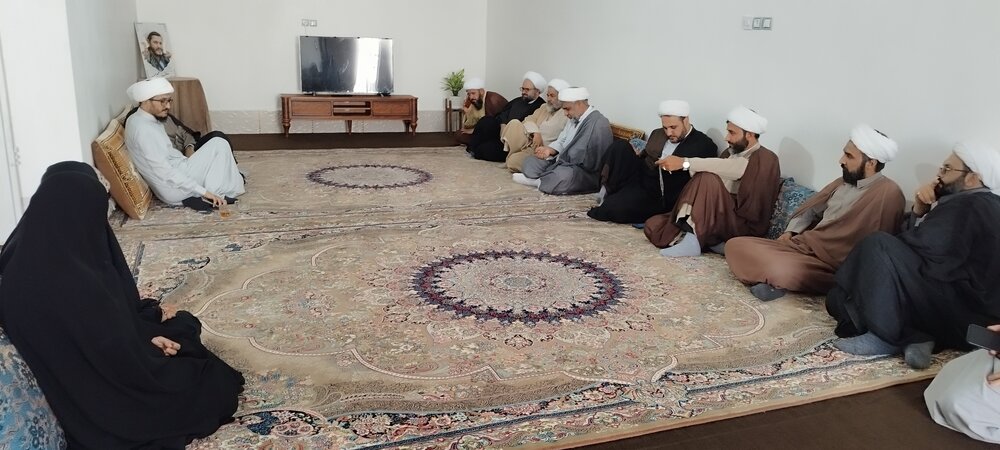 دیدار با خانواده شهید محمودی