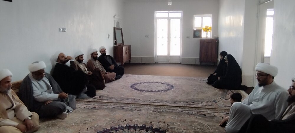 دیدار با خانواده شهید محمودی