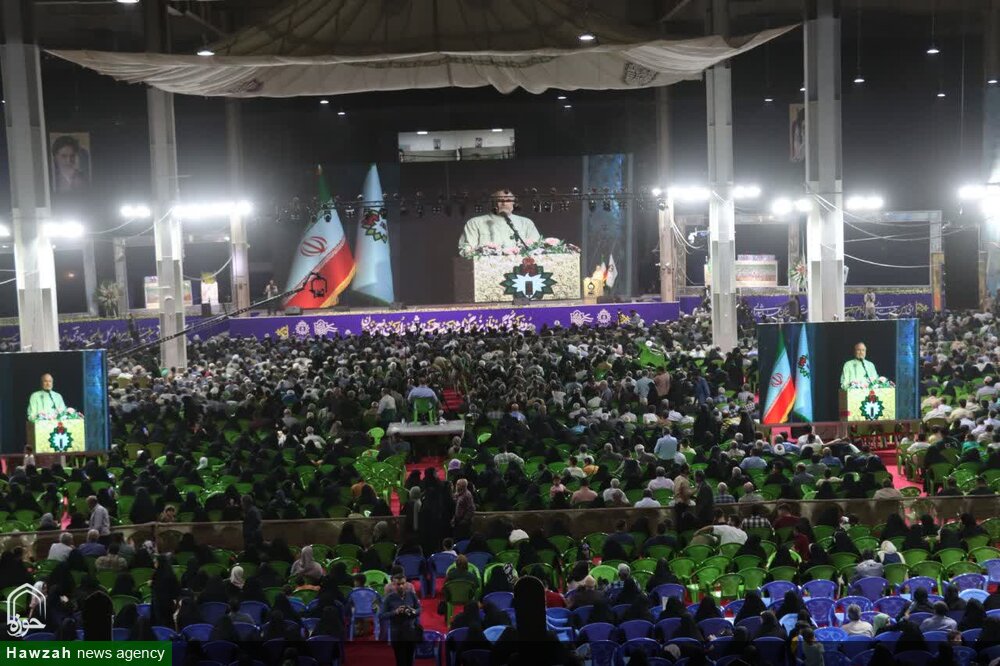 تصاویر/ اختتامیه دومین کنگره ملی سه هزار شهید استان سمنان با حضور مقامات کشوری و استانی