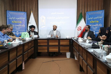 یکی از کارویژه های مرکز رسانه حوزه حرکت به سمت تربیت تولیدکنندگان قالب های صوتی است / اختتامیه جشنواره پادکست حوزه برگزار می‌شود