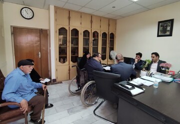 تصاویر/ دیدار چهره به چهره مدیرکل بنیاد شهید لرستان با خانواده‌های شهدا و ایثارگران