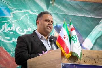 جشن عاطفه‌ها؛ نماد همبستگی و مهربانی در مدارس / تحصیل ۶۵۰۰ دانش‌آموز تحت پوشش کمیته امداد سمنان با کمک نیکوکاران