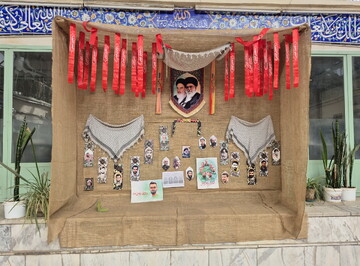 تصاویر/ فضاسازی محیط مدارس علمیه کاشان به مناسبت سالگرد شهید نصرالله