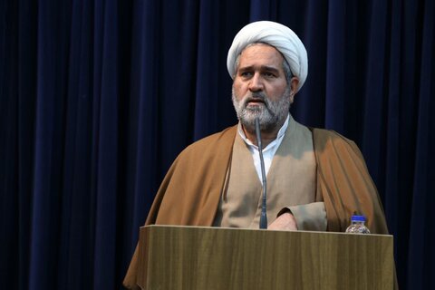 تصاویر / مراسم هفته دفاع مقدس با حضور مشاور فرمانده کل سپاه پاسداران انقلاب اسلامی کل کشور در دادگستری استان قزوین