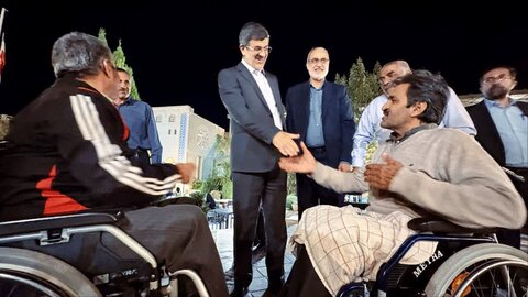 تصاویر/ دیدار استاندار یزد با مردم تفت و جانبازان ضایعه نخاعی