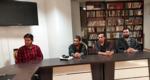 تصاویر/ درس اخلاق مدرسه علمیه سفیران هدایت امام صادق(ع)