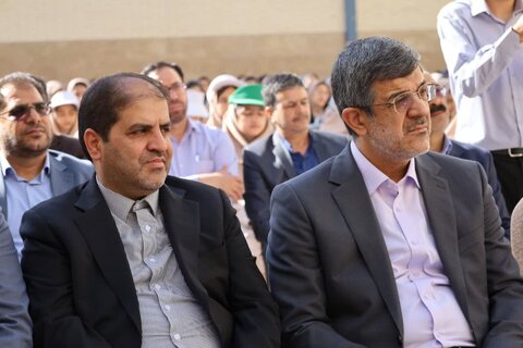 تصاویر/ نواختن جشن عاطفه ها با حضور آیت الله ناصری و استانداریزد