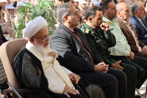 تصاویر/ نواختن جشن عاطفه ها با حضور آیت الله ناصری و استانداریزد