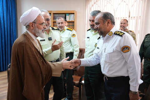 تصاویر/ دیدار فرمانده انتظامی استان قم با آیت الله اعرافی