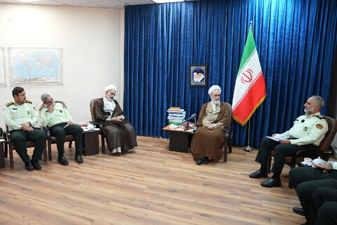 تصاویر/ دیدار فرمانده انتظامی استان قم با آیت الله اعرافی