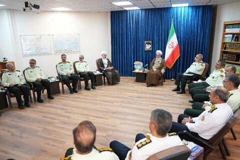 تصاویر/ دیدار فرمانده انتظامی استان قم با آیت الله اعرافی