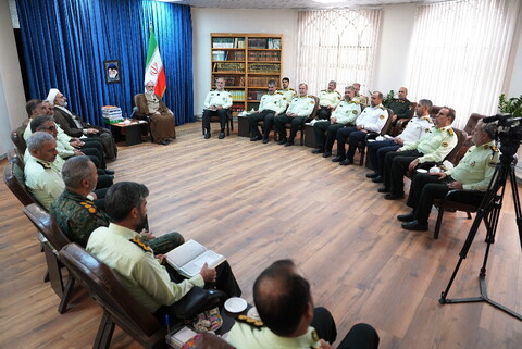 تصاویر/ دیدار فرمانده انتظامی استان قم با آیت الله اعرافی