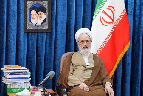 تصاویر/ دیدار فرمانده انتظامی استان قم با آیت الله اعرافی