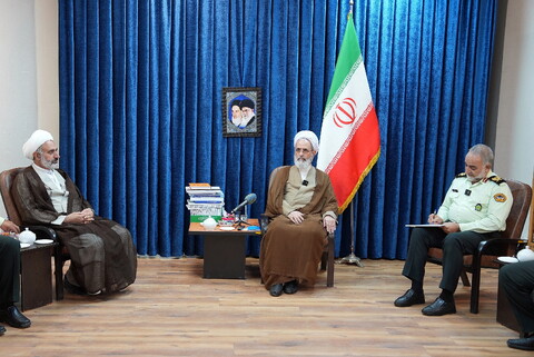تصاویر/ دیدار فرمانده انتظامی استان قم با آیت الله اعرافی