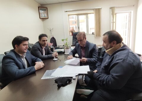 تصاویر دیدار چهره به چهره مدیرکل بنیاد شهید لرستان با خانواده‌های شهدا و ایثارگران