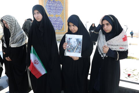 همایش پیاده‌روی طلاب چهارمحال و بختیاری با عنوان ما فاتحان قله ایم