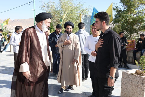 همایش پیاده‌روی طلاب چهارمحال و بختیاری با عنوان ما فاتحان قله ایم