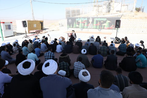 همایش پیاده‌روی طلاب چهارمحال و بختیاری با عنوان ما فاتحان قله ایم