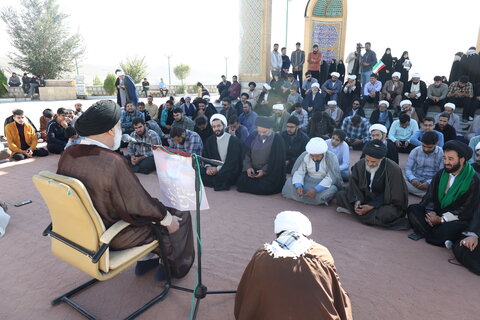 همایش پیاده‌روی طلاب چهارمحال و بختیاری با عنوان ما فاتحان قله ایم