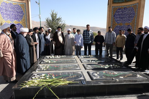 همایش پیاده‌روی طلاب چهارمحال و بختیاری با عنوان ما فاتحان قله ایم