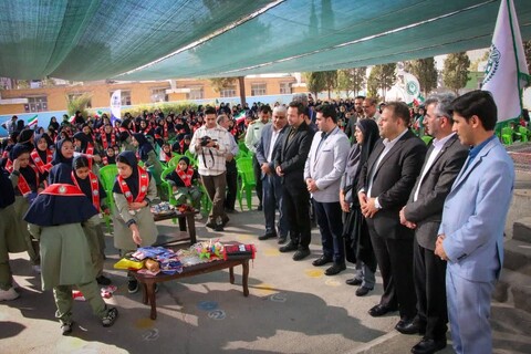 تصاویر/ آئین جشن عاطفه‌ها به مناسبت آغاز سال تحصیلی و بازگشایی مدارس با هدف حمایت از ۶۵۰۰ دانش آموز در شهرستان سمنان