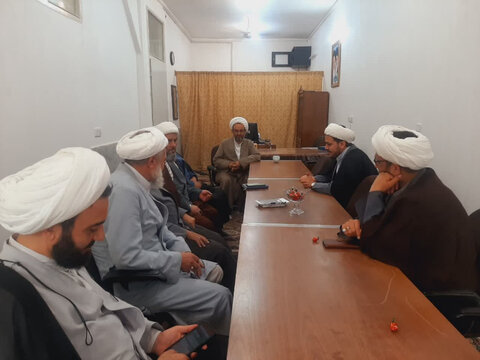 تصاویر/ بازدید مدیر و معاونان حوزه علمیه کاشان از مدارس علمیه این منطقه