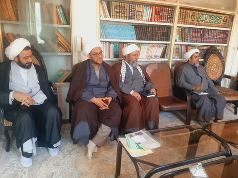 تصاویر/ بازدید مدیر و معاونان حوزه علمیه کاشان از مدارس علمیه این منطقه