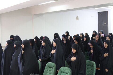 تصاویر/ برگزاری اولین سالگرد شهادت سیدحسن نصرالله در حوزه علمیه خواهران استان بوشهر