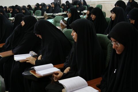 تصاویر/ برگزاری اولین سالگرد شهادت سیدحسن نصرالله در حوزه علمیه خواهران استان بوشهر
