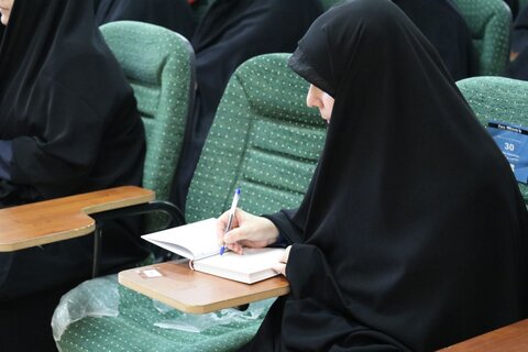 تصاویر/ برگزاری اولین سالگرد شهادت سیدحسن نصرالله در حوزه علمیه خواهران استان بوشهر