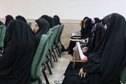 تصاویر/ برگزاری اولین سالگرد شهادت سیدحسن نصرالله در حوزه علمیه خواهران استان بوشهر