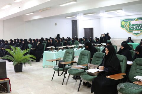 تصاویر/ برگزاری اولین سالگرد شهادت سیدحسن نصرالله در حوزه علمیه خواهران استان بوشهر