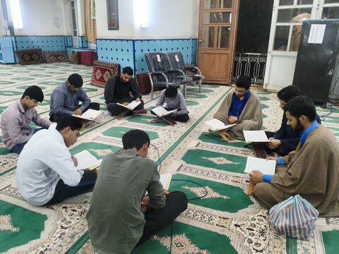 تصاویر/ جلسه قرائت قرآن طلاب مدرسه علمیه آیت‌الله مدنی کاشانی(ره)