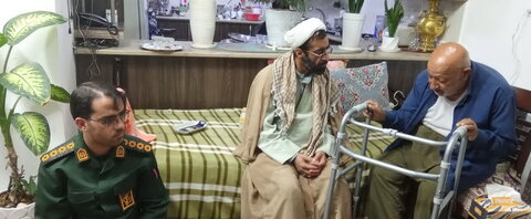 تصاویر/ دیدار کارکنان مدرسه علمیه امام موسی کاظم(ع) برزک با خانواده شهدا