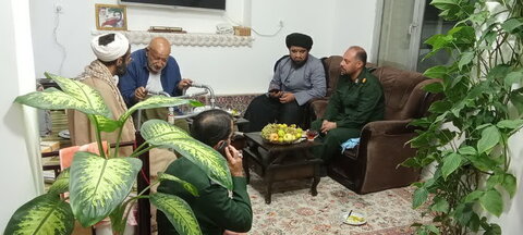 تصاویر/ دیدار کارکنان مدرسه علمیه امام موسی کاظم(ع) برزک با خانواده شهدا